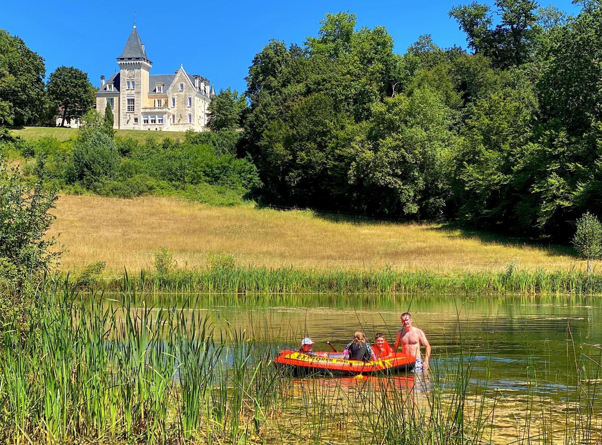 Chateau De Bellevue B&B Et Appartements Avec Piscine Saisonal Chauffee Et Chambres Partout Climatisees Saint-Avit  Exteriér fotografie